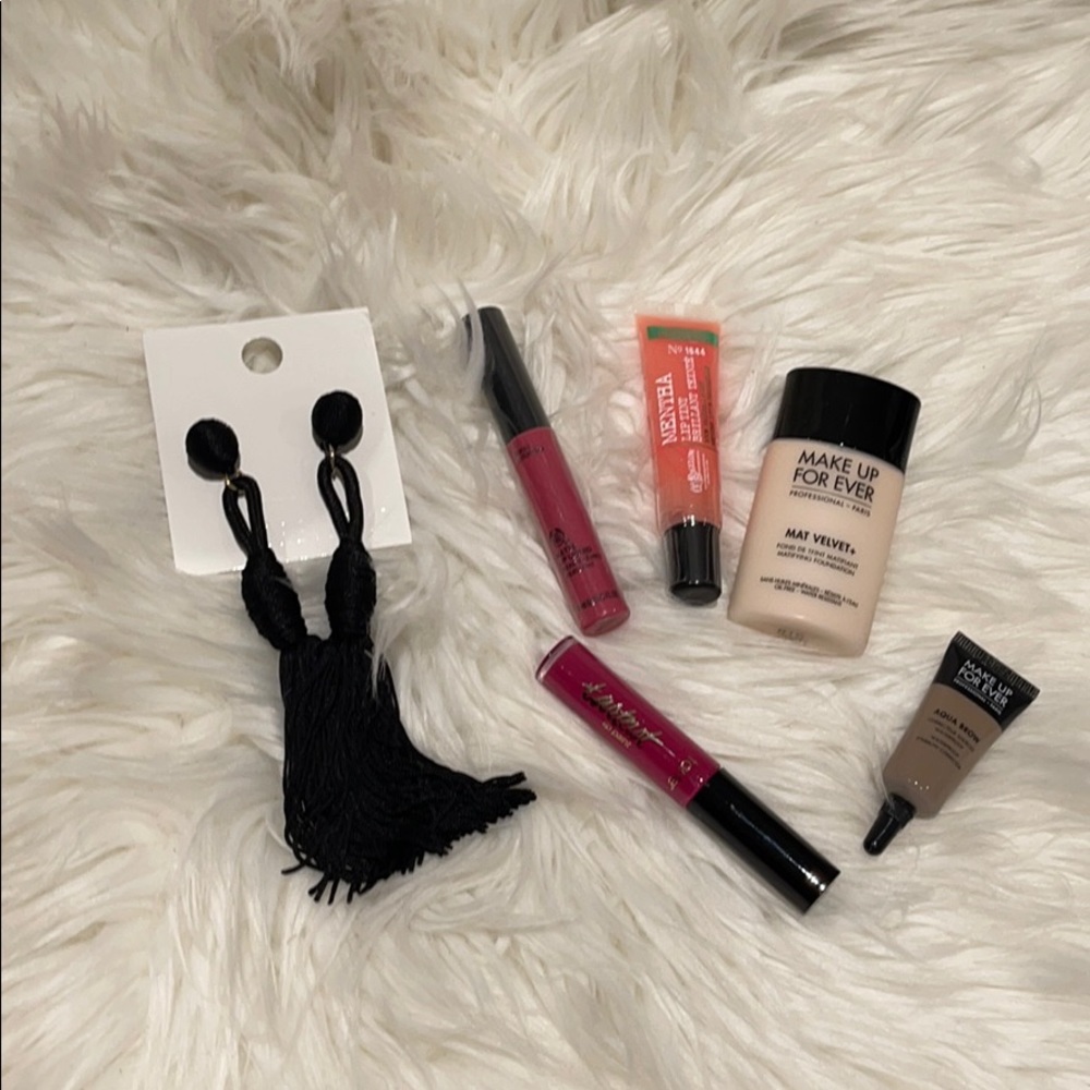 All the make up you see here (makeup forever)